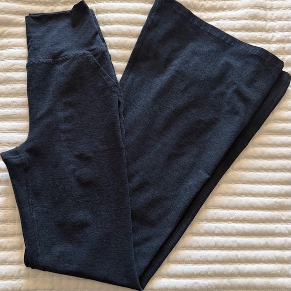 Beyond Yoga Heather Rib All Day High Rise Flare Pant in Black, Size Small - Picture 14 of 14